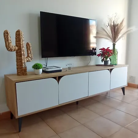 Cozy & Terrace Apartament5 * 로스크리스티아노스