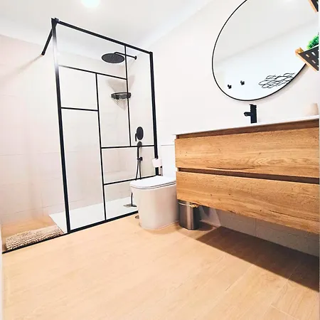 Cozy & Terrace Apartament5 아파트 *